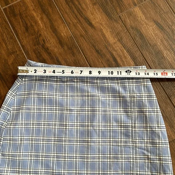 Like New Hollister plaid skirt M - Picture 5 of 8